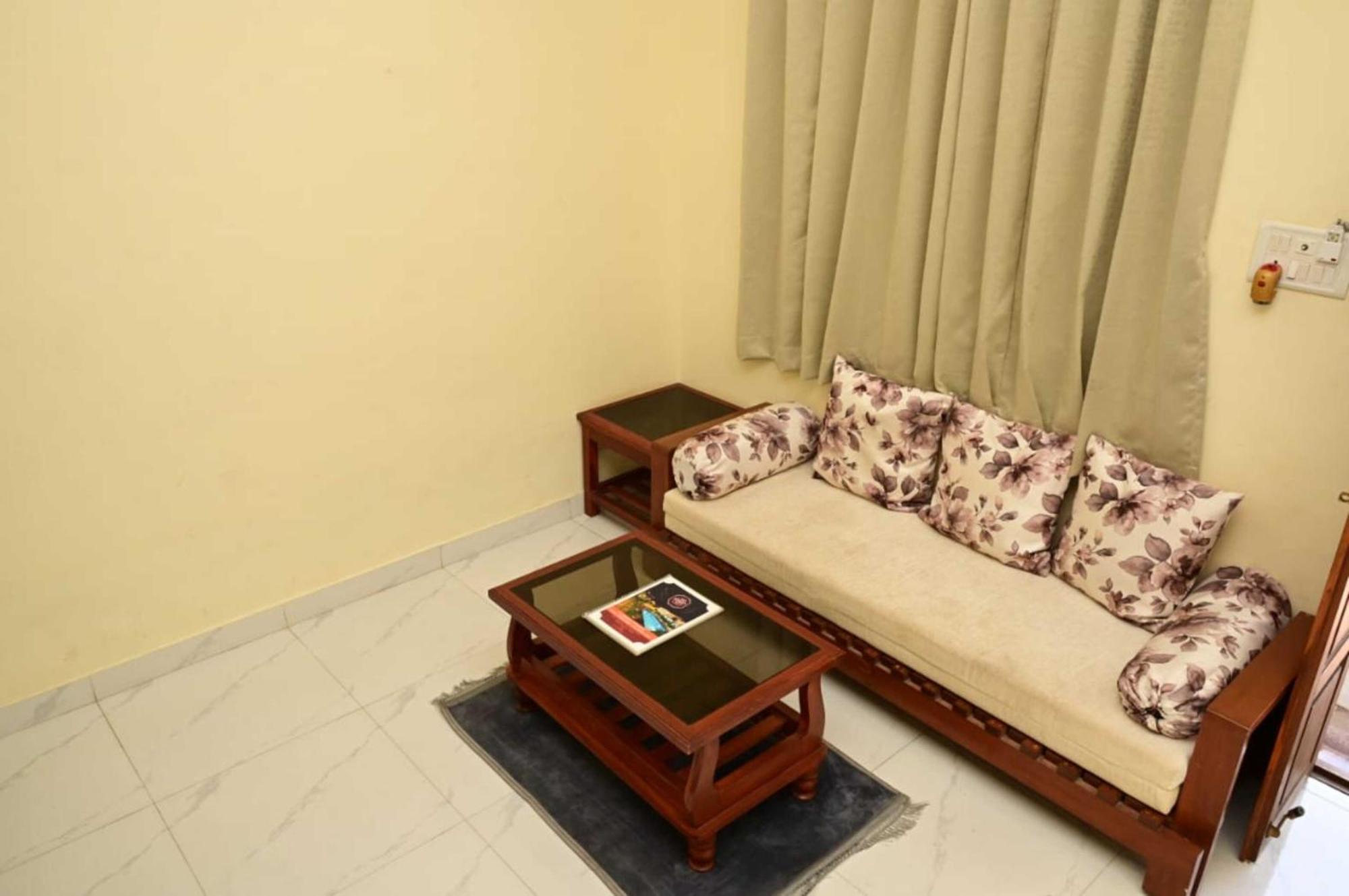 Wada Chirebandi Hotel Gimvi Ngoại thất bức ảnh