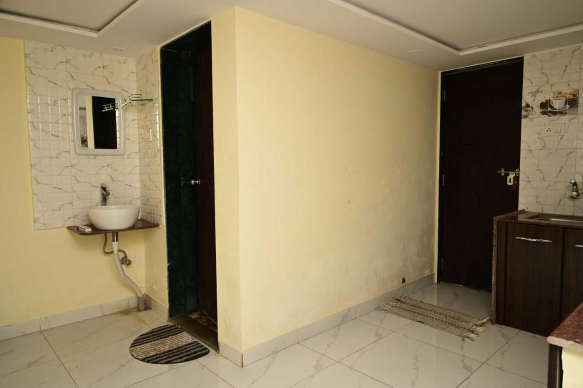 Wada Chirebandi Hotel Gimvi Ngoại thất bức ảnh
